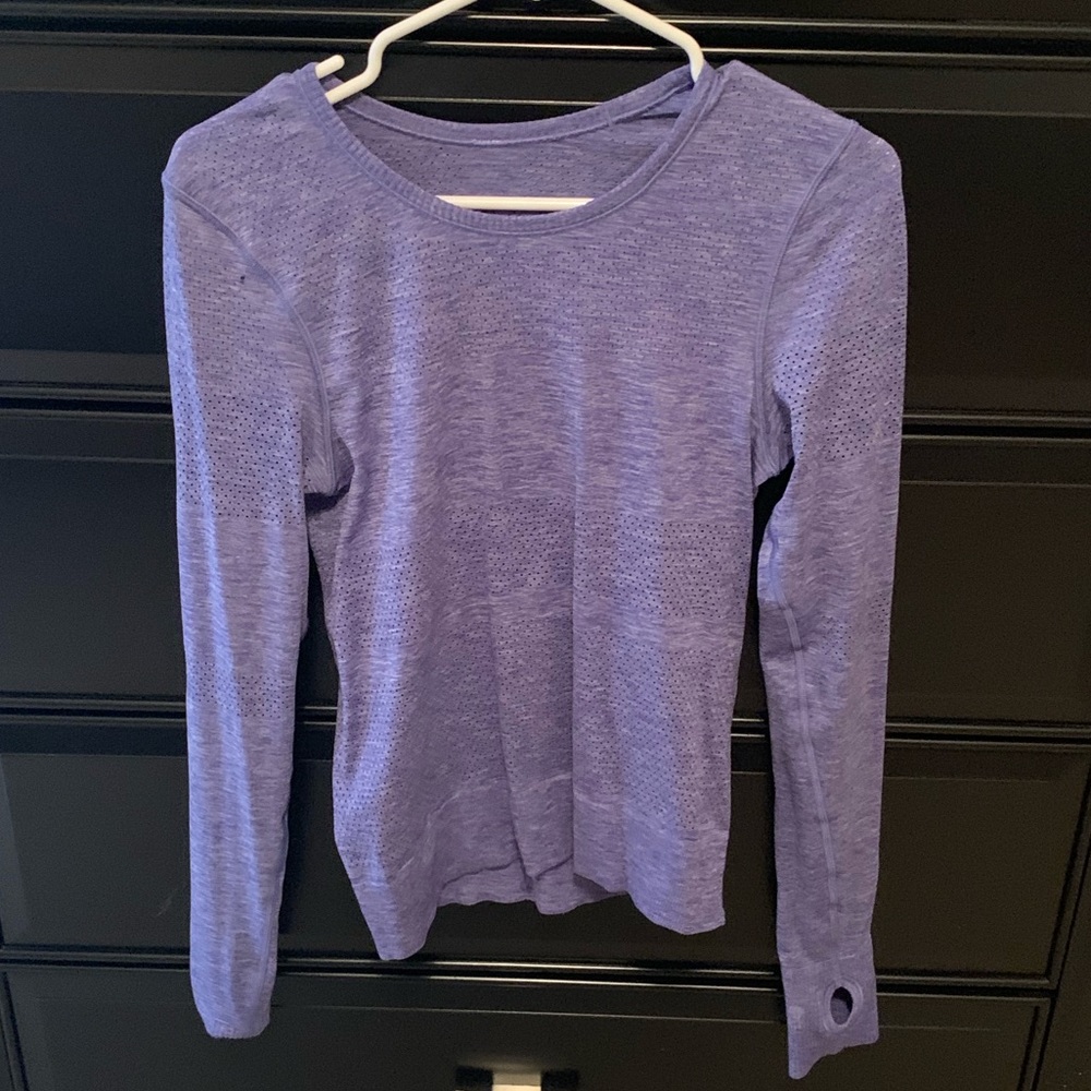 lulu lemon long sleeve. size 4. barely worn.